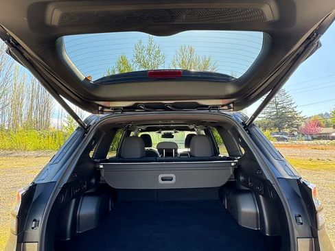 Used 2025 Subaru Forester Premium image 9