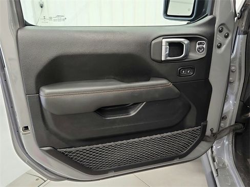 Used 2021 Jeep Gladiator Mojave w/ Cold Weather Group image 26