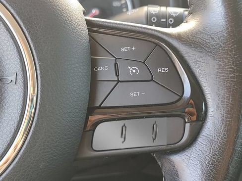 Used 2020 Jeep Renegade Altitude AWD/4WD image 21