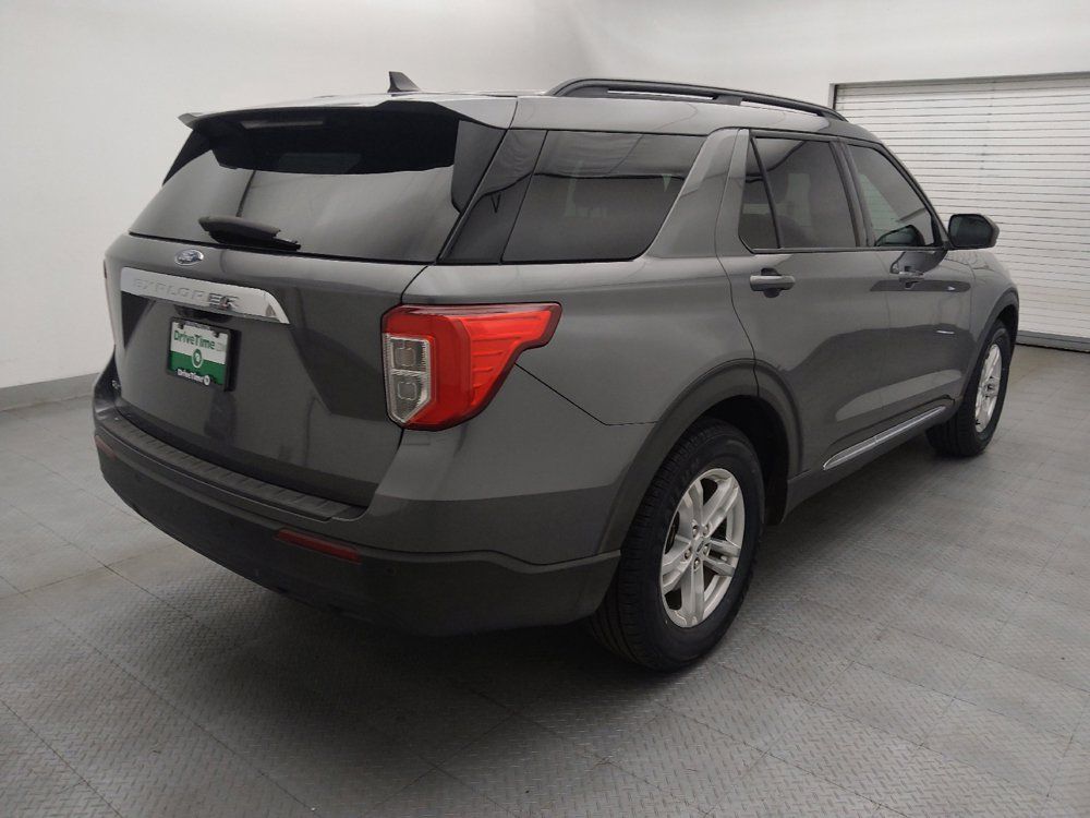 Used 2023 Ford Explorer XLT RWD image 9