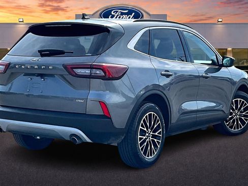 Certified 2025 Ford Escape SE FWD image 13