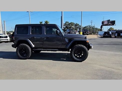 New 2025 Jeep Wrangler Unlimited Sahara w/ Technology Group AWD/4WD image 35