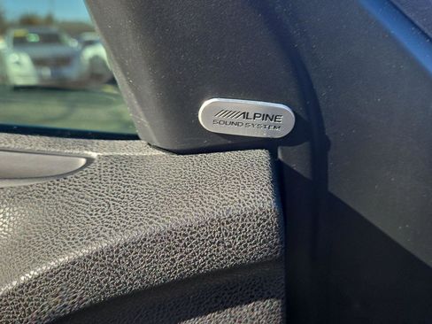 Used 2018 Chrysler 300 Limited w/ Safetytec Plus Group image 16