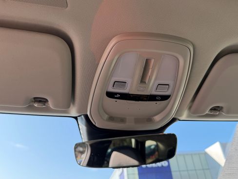 Certified 2023 Volvo XC60 B5 Plus w/ Climate Package image 21