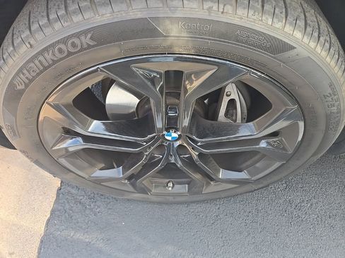 Used 2024 BMW X5 xDrive40i w/ Premium Package image 12