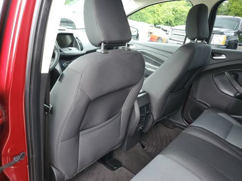Used 2018 Ford Escape SE w/ SE Sync 3 Package AWD/4WD image 18