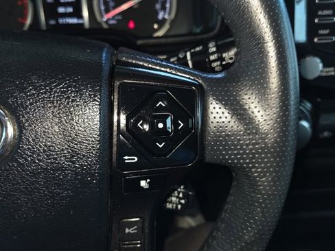 Used 2020 Toyota 4Runner Venture w/ Moonroof Package AWD/4WD image 17