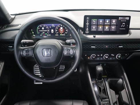 Used 2025 Honda Accord Sport image 11