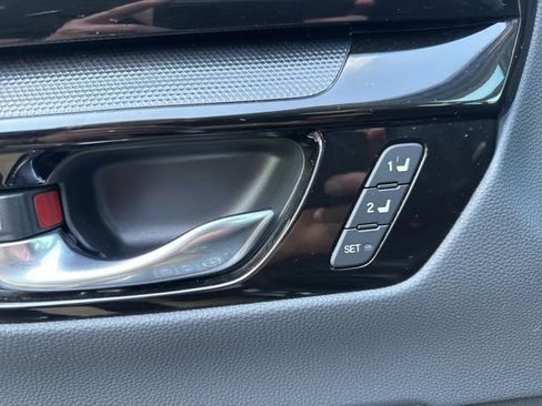 Used 2025 Honda CR-V EX-L image 12