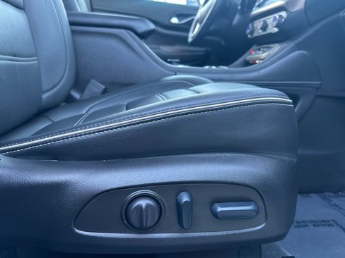 Used 2023 GMC Acadia Denali w/ Denali Ultimate Package image 25