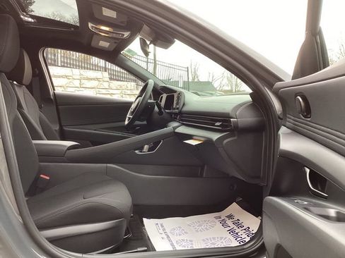 New 2026 Hyundai Elantra SEL Sport Premium FWD image 17