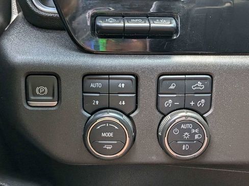 Used 2022 Chevrolet Silverado 1500 LTZ w/ LTZ Premium Package AWD/4WD image 32