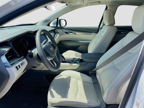 Used 2025 Cadillac XT5 Premium Luxury w/ LPO, Floor Liner Package FWD image 22