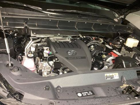 Certified 2023 Toyota Highlander LE image 22