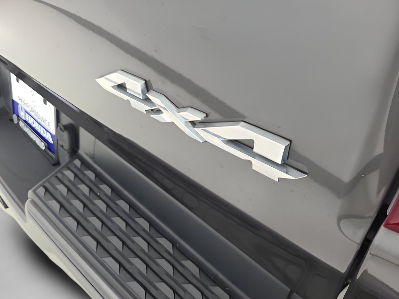 Used 2021 RAM 1500 Laramie w/ Sport Appearance Package AWD/4WD image 8