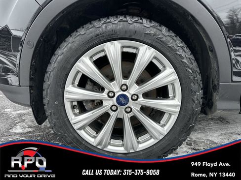 Used 2018 Ford Escape Titanium w/ Ford Safe & Smart Package image 10