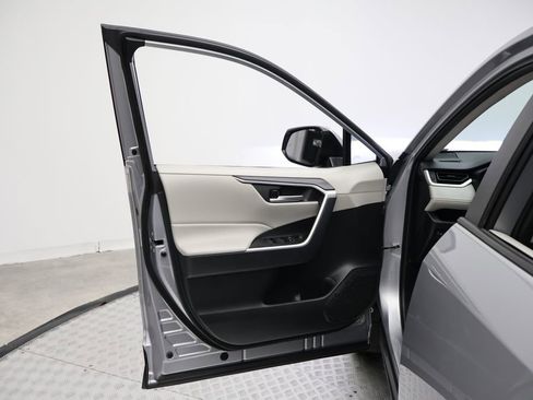 Certified 2025 Toyota RAV4 XLE w/ Convenience Package image 16