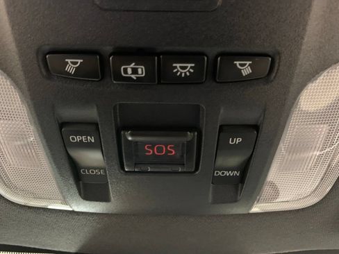 Used 2020 Toyota Corolla XSE FWD image 24