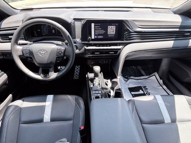 Used 2025 Toyota Camry SE FWD image 8