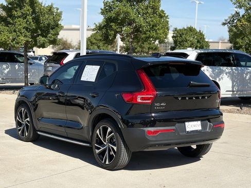 Used 2022 Volvo XC40 T5 R-Design w/ Advanced Package image 5