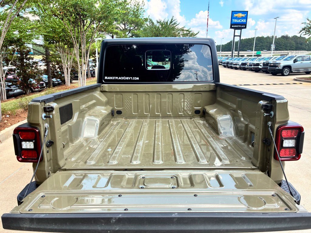 Used 2026 Jeep Gladiator Mojave AWD/4WD image 10
