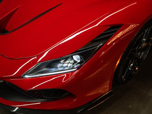 Used 2021 Ferrari F8 Tributo RWD image 15