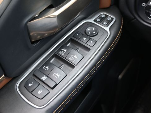 Used 2023 RAM 2500 Limited image 24