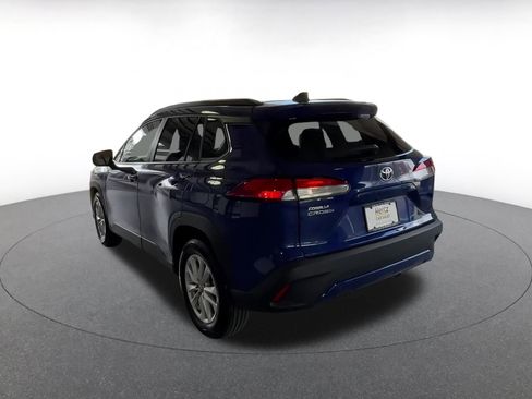 Used 2025 Toyota Corolla Cross LE image 10