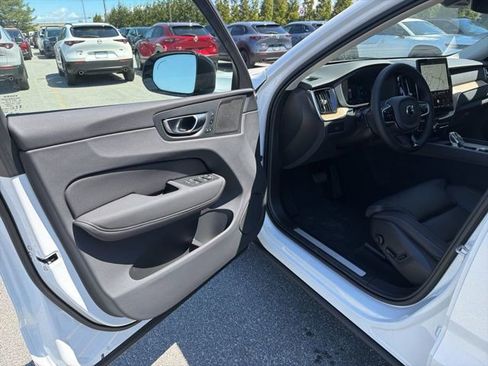 New 2026 Volvo XC60 B5 Ultra w/ Protection Package Premier AWD/4WD image 12