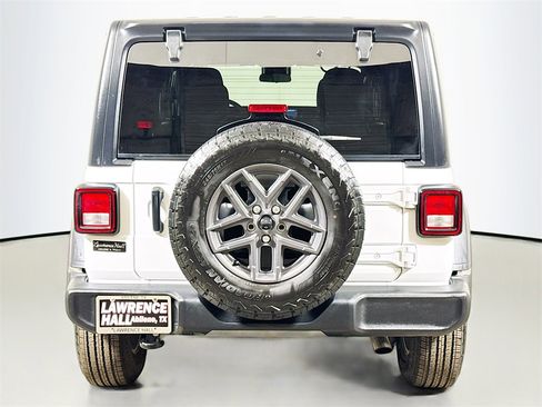 Used 2024 Jeep Wrangler Sport S image 5