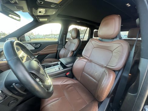 Used 2023 Lincoln Aviator Reserve w/ Equipment Group 201A image 13