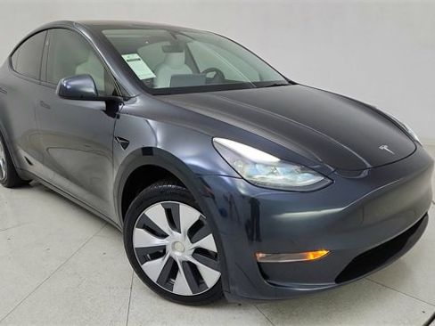 Used 2024 Tesla Model Y Long Range image 1