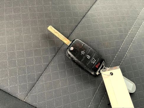 Used 2020 Kia Sorento LX image 14