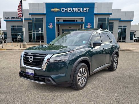 Used 2023 Nissan Pathfinder SL FWD image 1