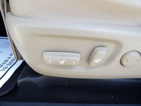 Used 2016 Toyota 4Runner Limited AWD/4WD image 17