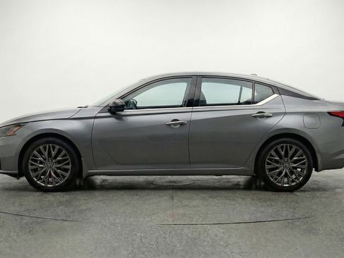 Used 2025 Nissan Altima 2.5 SV FWD image 5