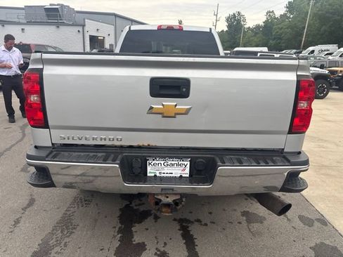 Used 2015 Chevrolet Silverado 2500 W/T AWD/4WD image 9