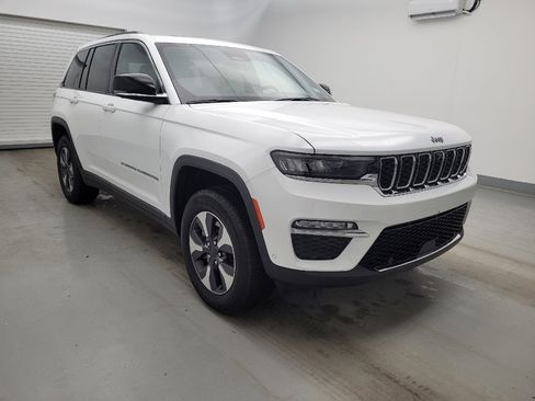 Used 2022 Jeep Grand Cherokee Limited 4xe w/ Luxury Tech Group II AWD/4WD image 13