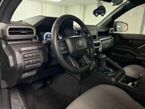 Used 2025 Toyota Tacoma SR5 image 10