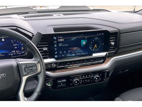 Used 2022 Chevrolet Silverado 1500 LT Trail Boss image 7