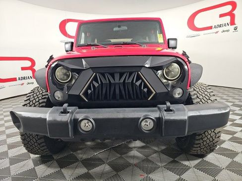 Used 2018 Jeep Wrangler Unlimited Sport w/ Connectivity Group image 2