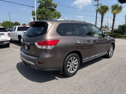 Used 2016 Nissan Pathfinder SL w/ SL Premium Package FWD image 5