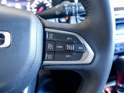 Used 2023 Jeep Compass Limited image 23