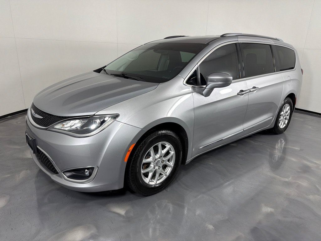 Used 2020 Chrysler Pacifica Touring-L FWD image 9