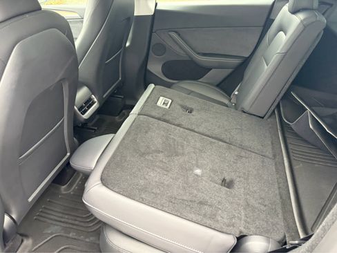 Used 2024 Tesla Model Y Performance image 15