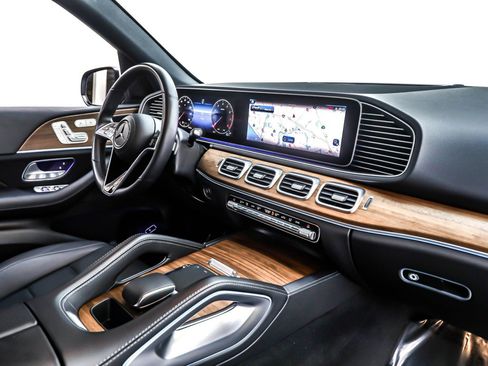 Certified 2025 Mercedes-Benz GLE 350 4MATIC image 16
