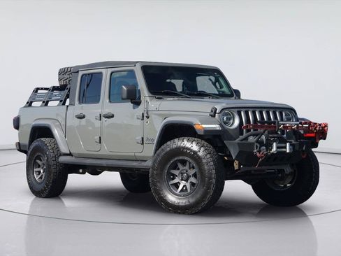 Used 2020 Jeep Gladiator Overland AWD/4WD image 2