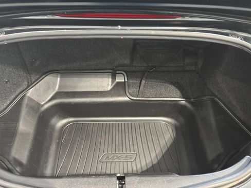 Used 2020 MAZDA MX-5 Miata Sport RWD image 11