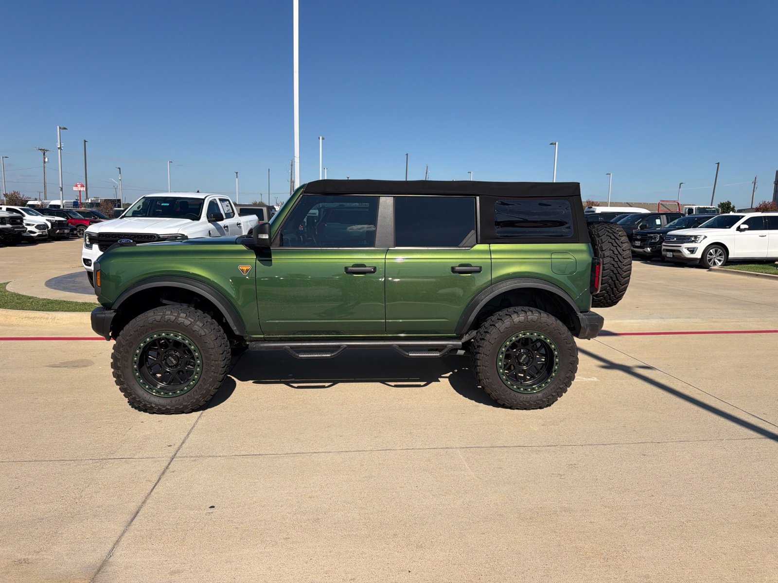 Used 2022 Ford Bronco Badlands w/ Sasquatch Package AWD/4WD image 6
