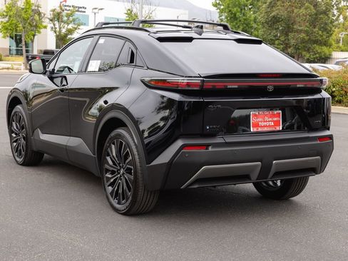 New 2026 Toyota C-HR image 7
